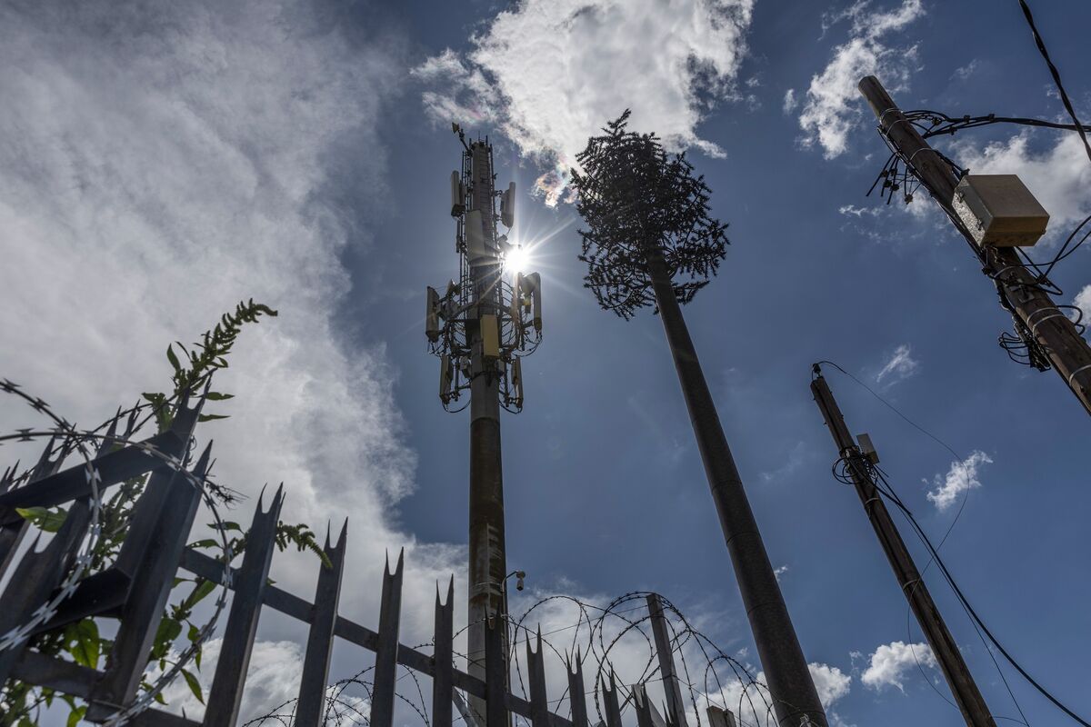 Africa’s MTN Agrees to Buy IHS Towers at $6.2 Billion Value