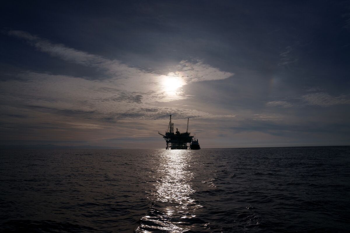 Biden Bans Offshore Oil Drilling in U.S.