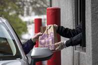 McDonald’s Workers Sue Claiming Virus Measures Falling Short