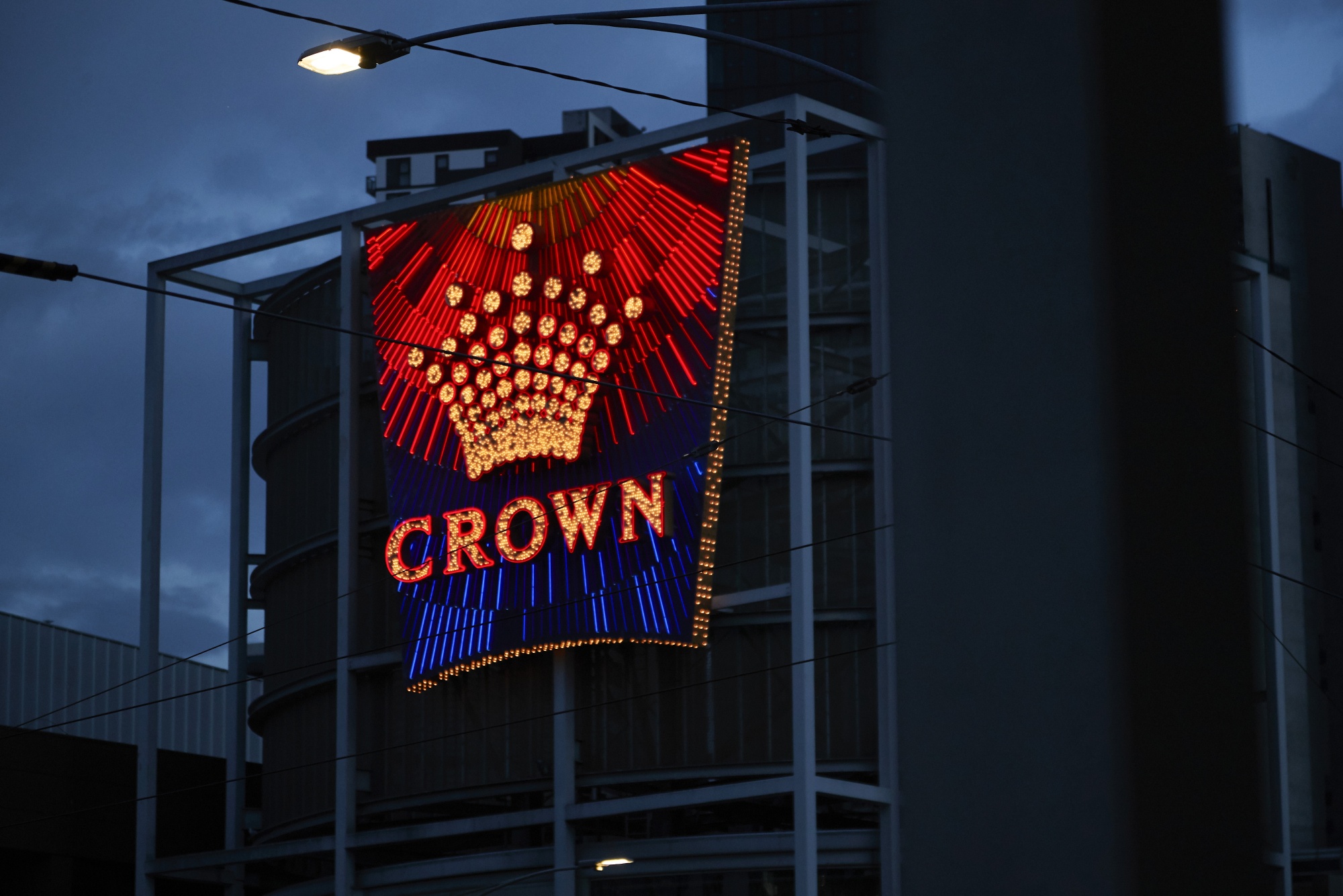 Crown Resorts allowed to keep Melbourne casino licence despite 'illegal,  dishonest' conduct, Crown Resorts