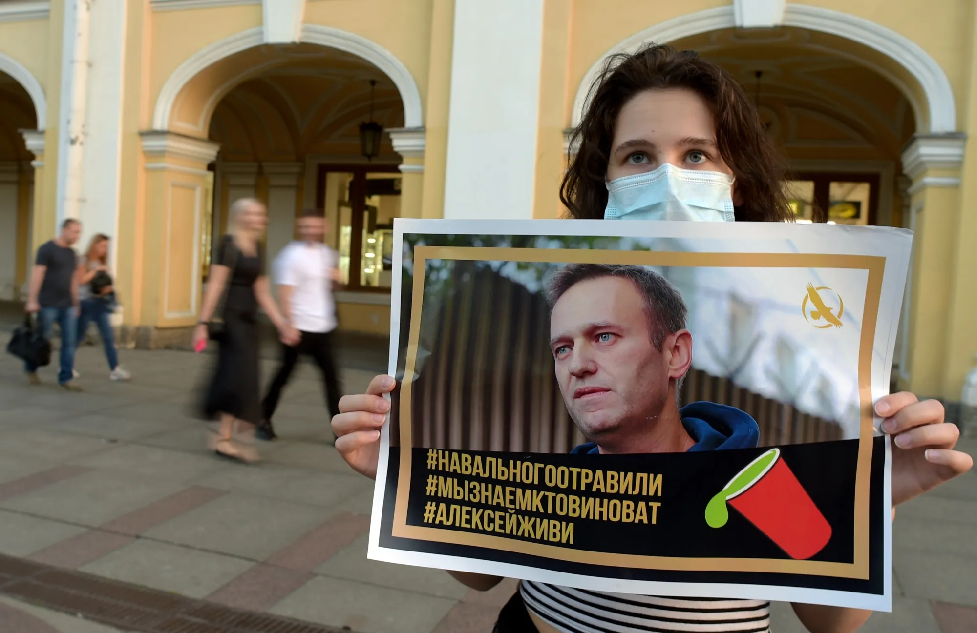 Who poisoned Navalny?