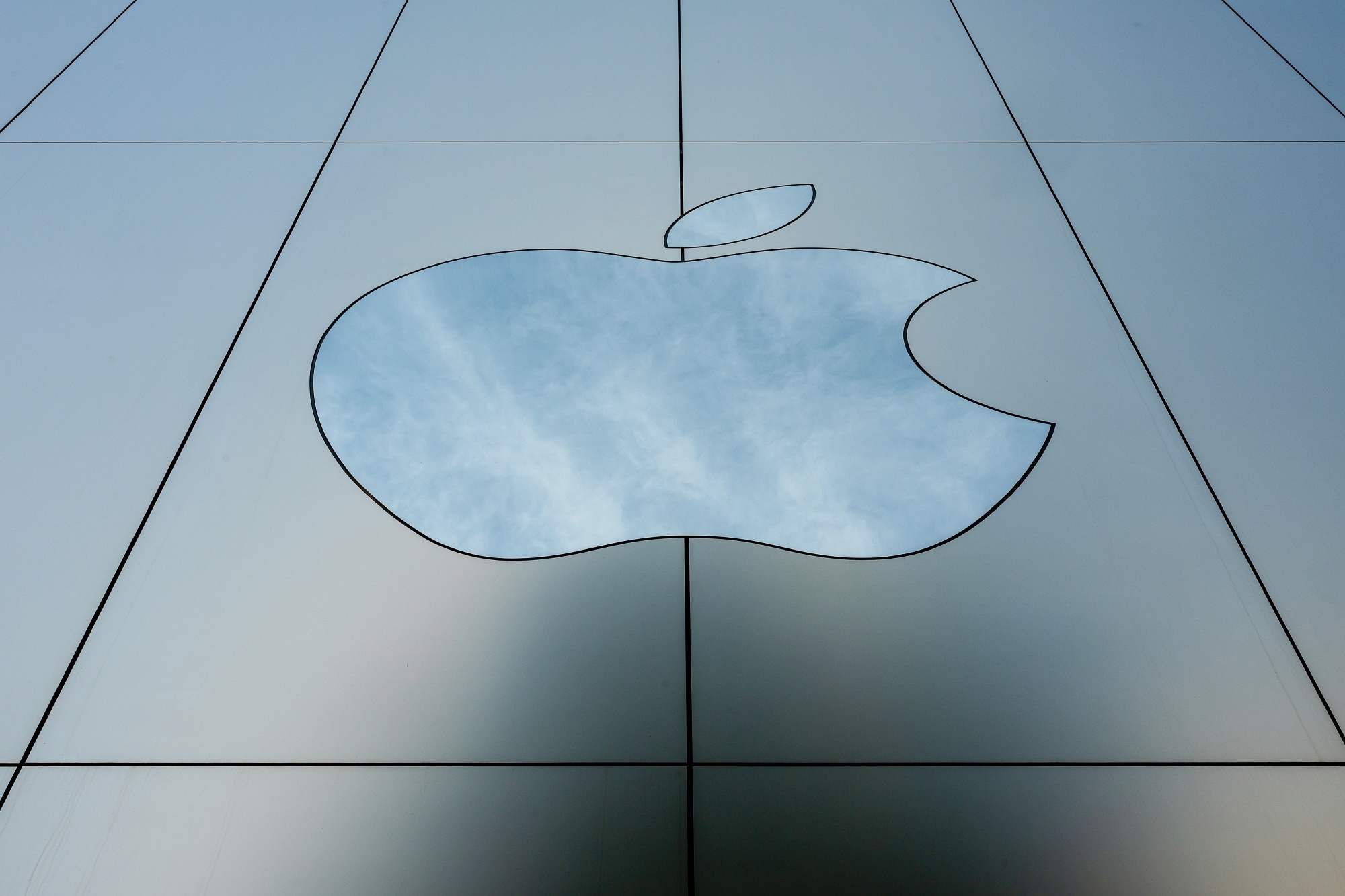 Signage at an Apple Store in San Francisco, California, US, on Monday, Jan. 26, 2026. Apple Inc. is expected to release earnings figures on January 29. Photographer: David Paul Morris/Bloomberg