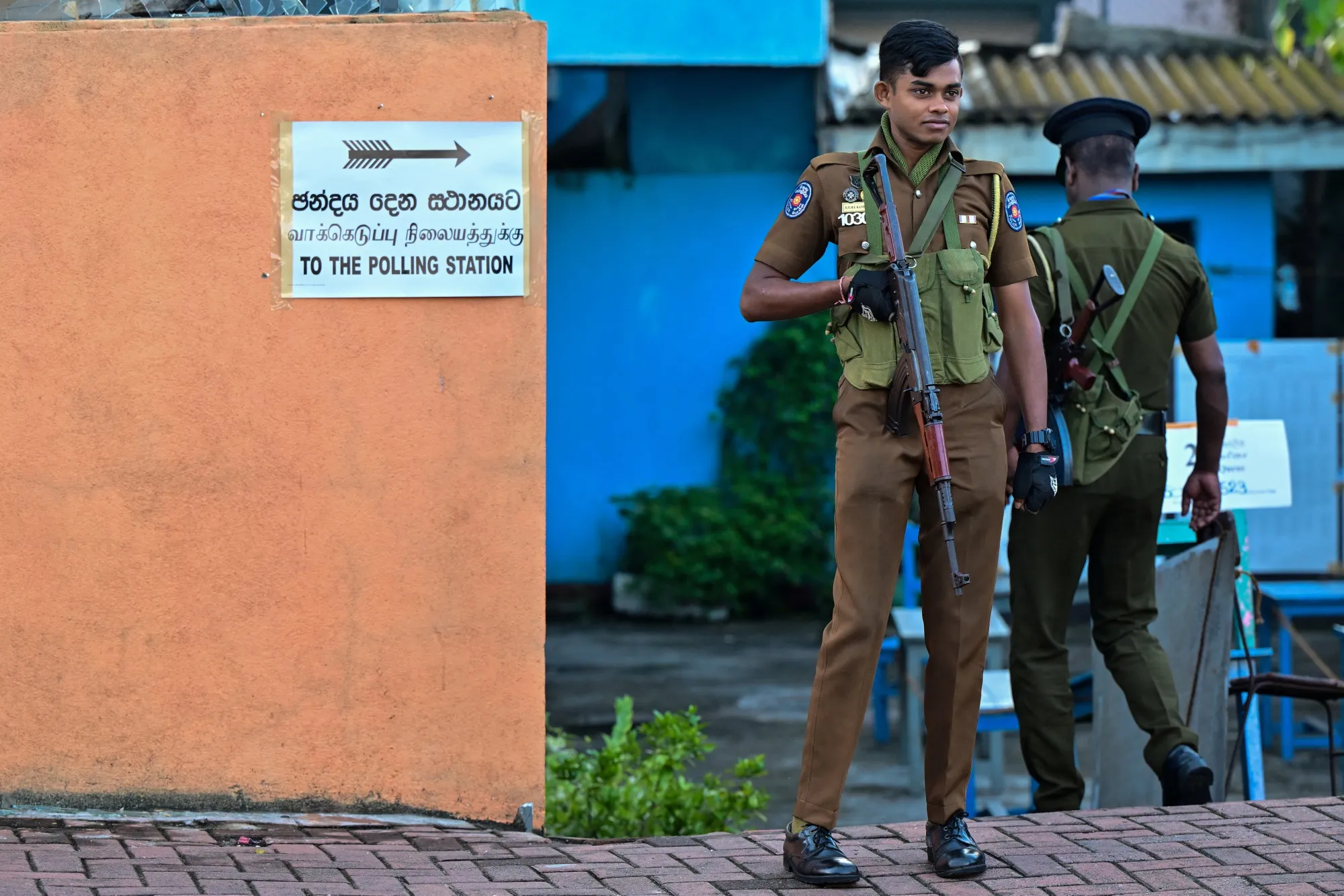 Outside a polling station ahead of the&nbsp;voting in Sri Lanka's parliamentary election in Colombo on Nov.&nbsp;14.
