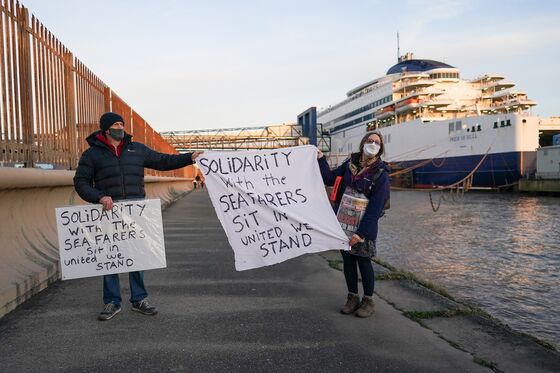 P&O Crew Mutiny After Firing Threatens Biggest U.K. Trade Artery