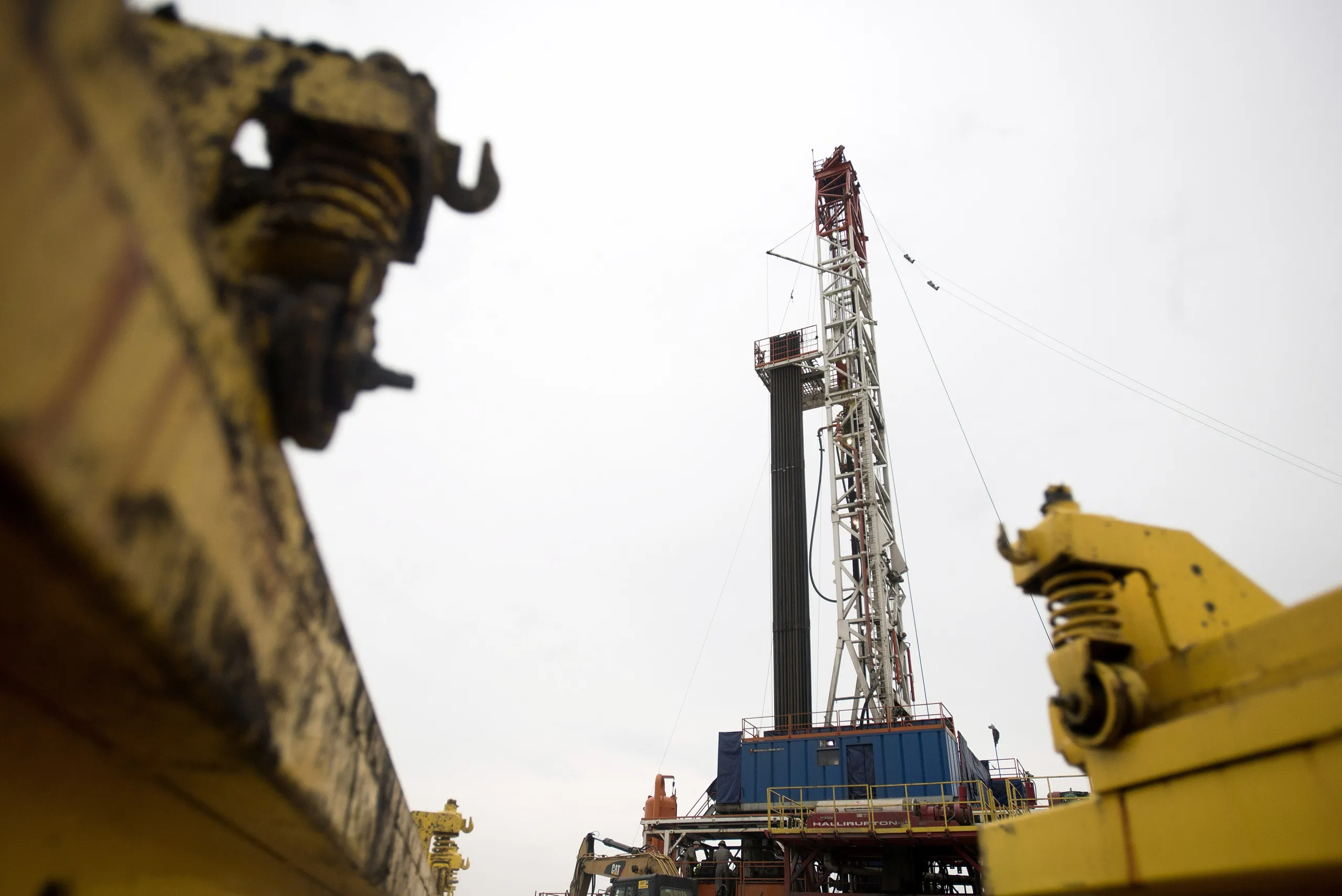 A rig drills for natural gas at a hydraulic fracturing site&nbsp;atop the Marcellus shale rock formation in Washington Township, Pennsylvania.