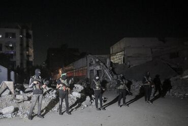 Hamas Says It Can’t Find Dead Hostages as Israel Pushes Back