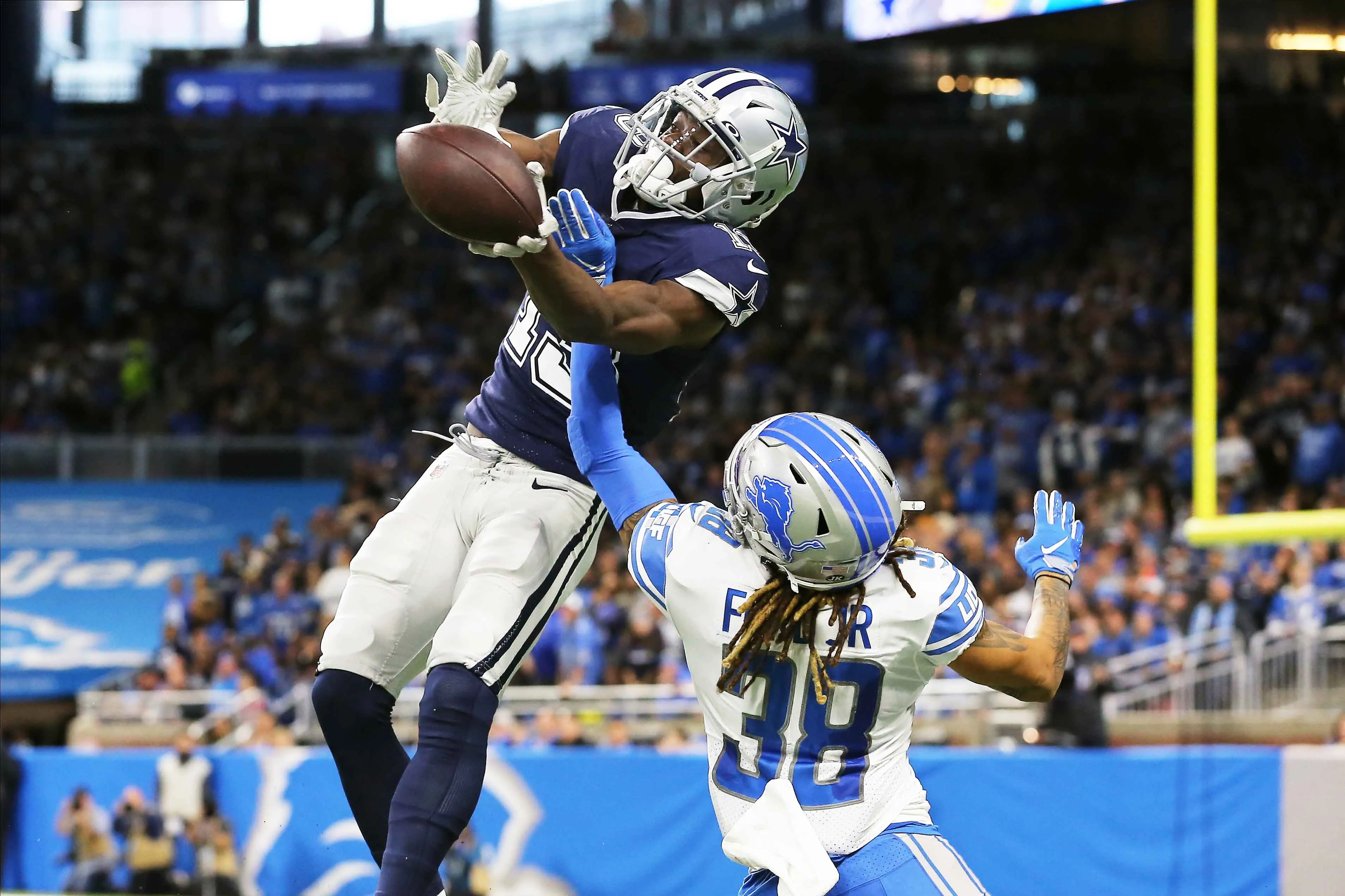 Michael Gallup&nbsp;of the Dallas Cowboys makes a catch in the second quarter of the game against&nbsp;the Detroit Lions at Ford Field on Nov. 17.