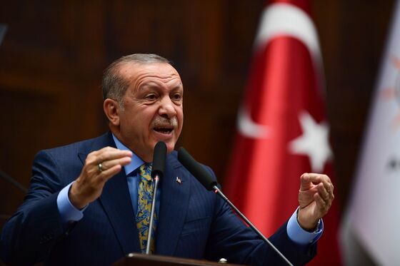 Erdogan Demands Saudi Arabia Hand Over Khashoggi Suspects