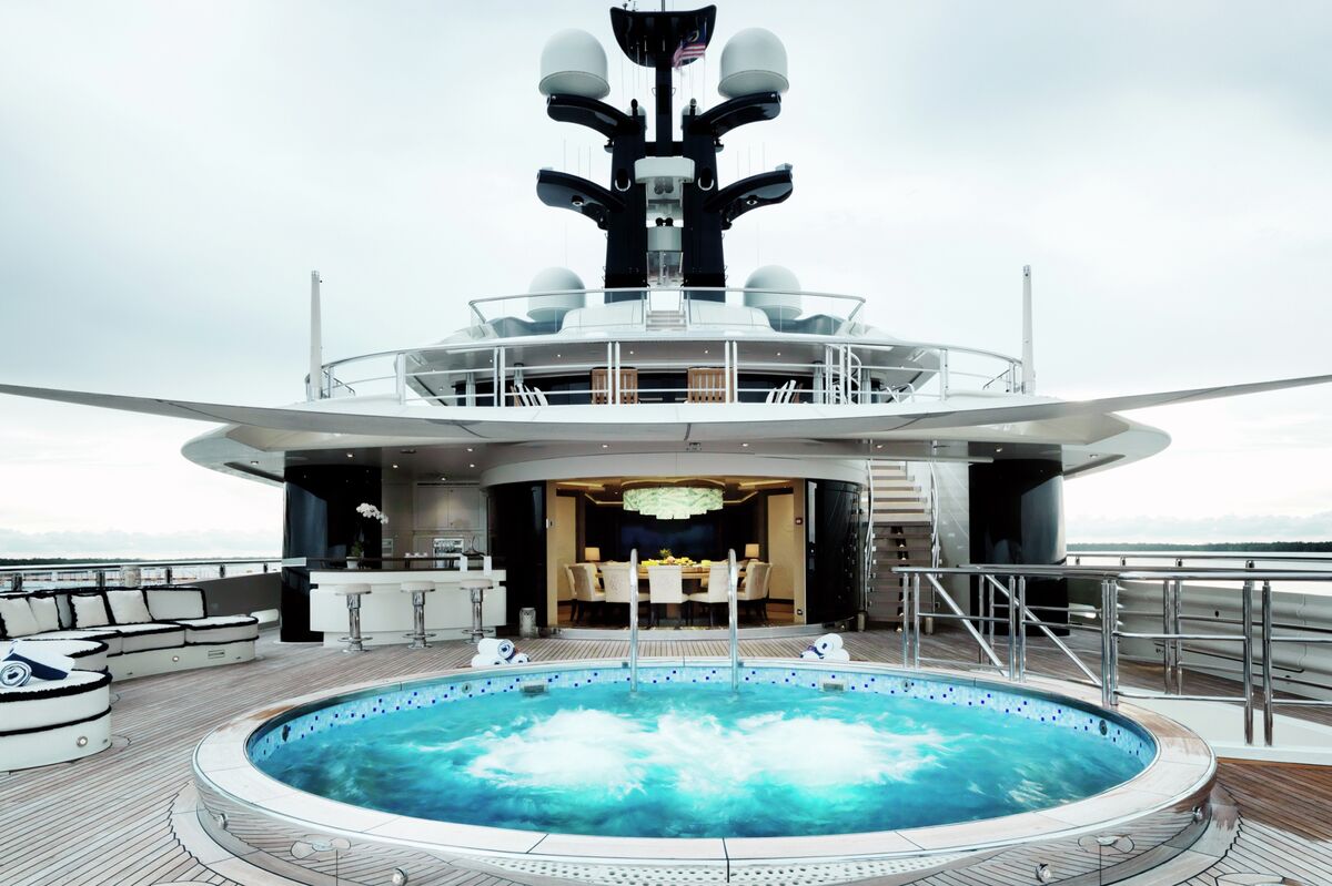 Inside The 300 Foot 1mdb Yacht Malaysia Wants To Sell For 130m Bloomberg