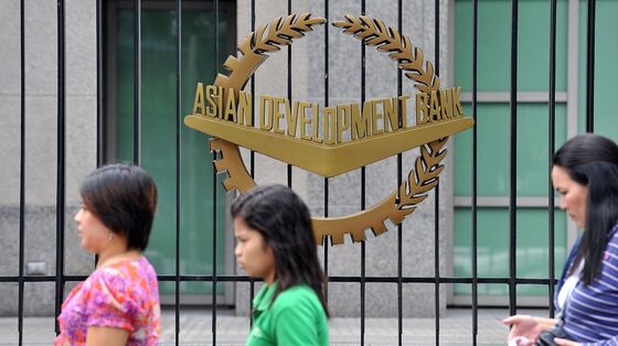Asia’s Economy to Shrink, First Time Since 1960s, ADB Says