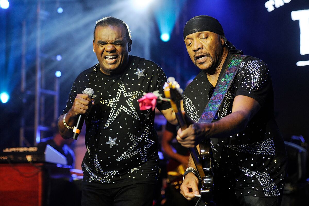 Streets Renamed for Isley Brothers in 2 New Jersey Towns - Bloomberg