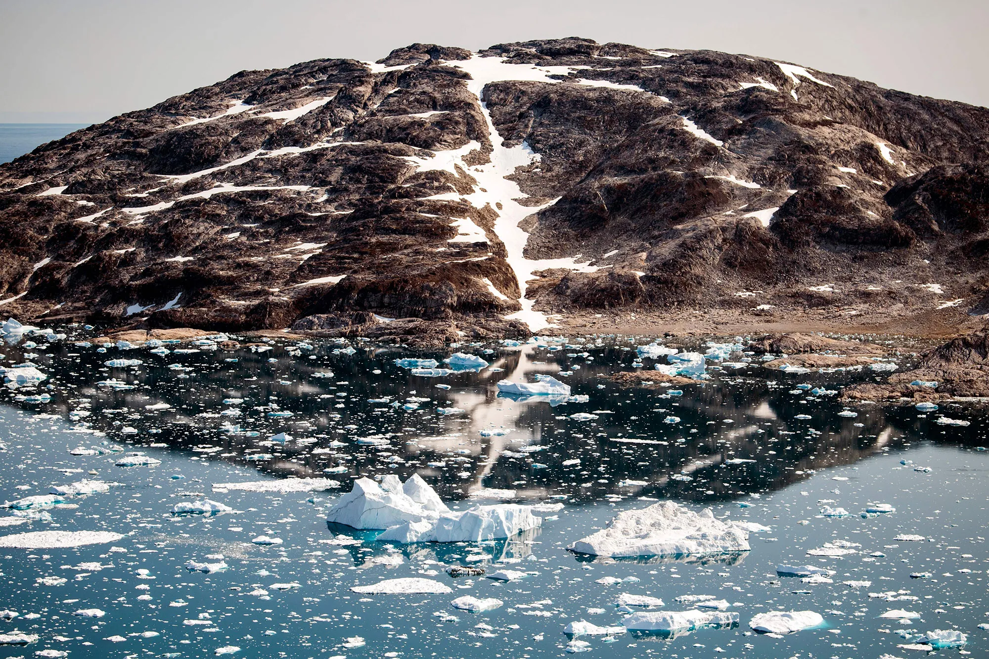 TOPSHOT-GREENLAND-DENMARK-NATURE-ENVIRONMENT-CLIMATE-GLACIER