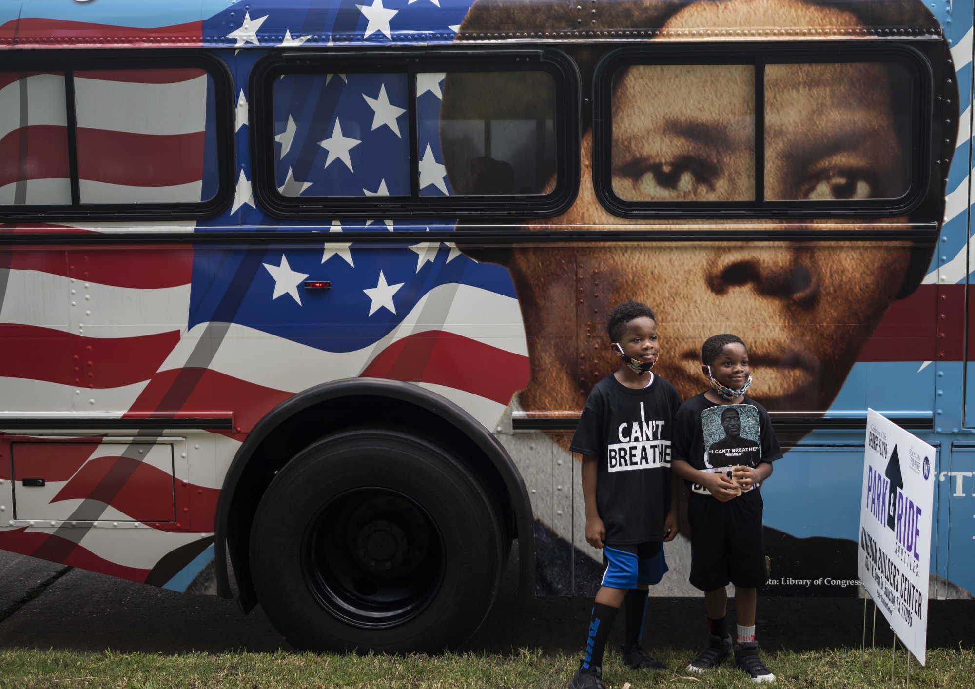 A bus with a mural of Harriet Tubman on it arrives at a&nbsp;public viewing for George Floyd in Houston&nbsp;on June 8, 2020.&nbsp;