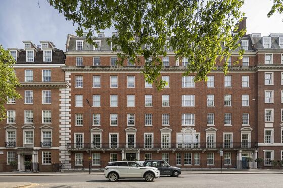 London Trophy Apartment Sells for $24 Million After 26% Discount