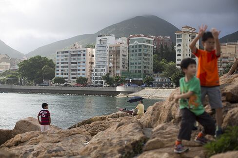 Hong Kong Stocks Show Property Collapse to BNP
