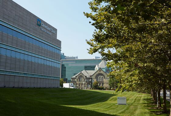 Cleveland Clinic Thrives While Its Black Neighbors Fall Behind