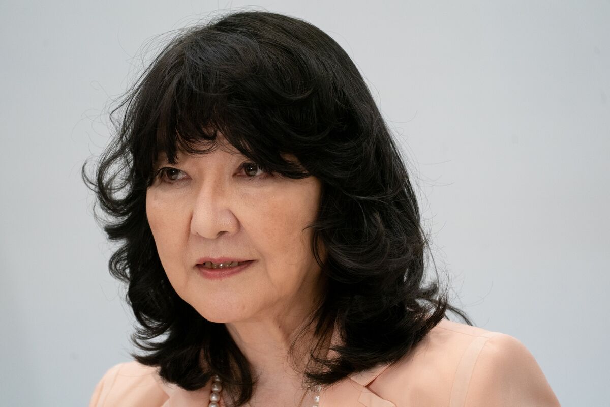 bloomberg.com - Taiga Uranaka - Japan Finance Minister to Meet Banks to Discuss Mythos Threat