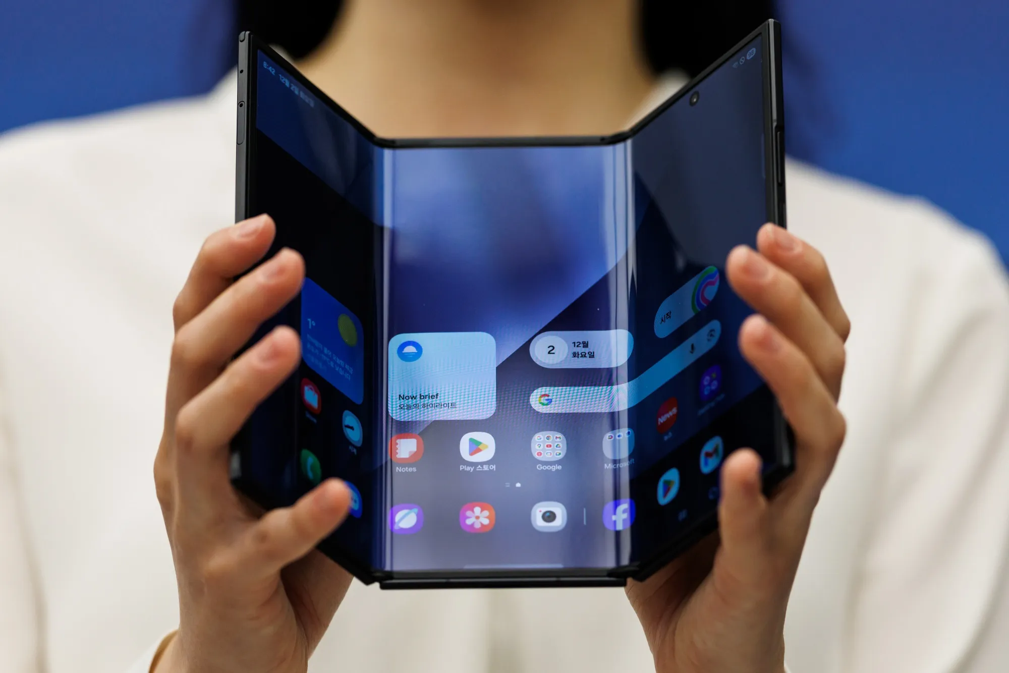 Un smartphone Galaxy Z TriFold de Samsung Electronics.