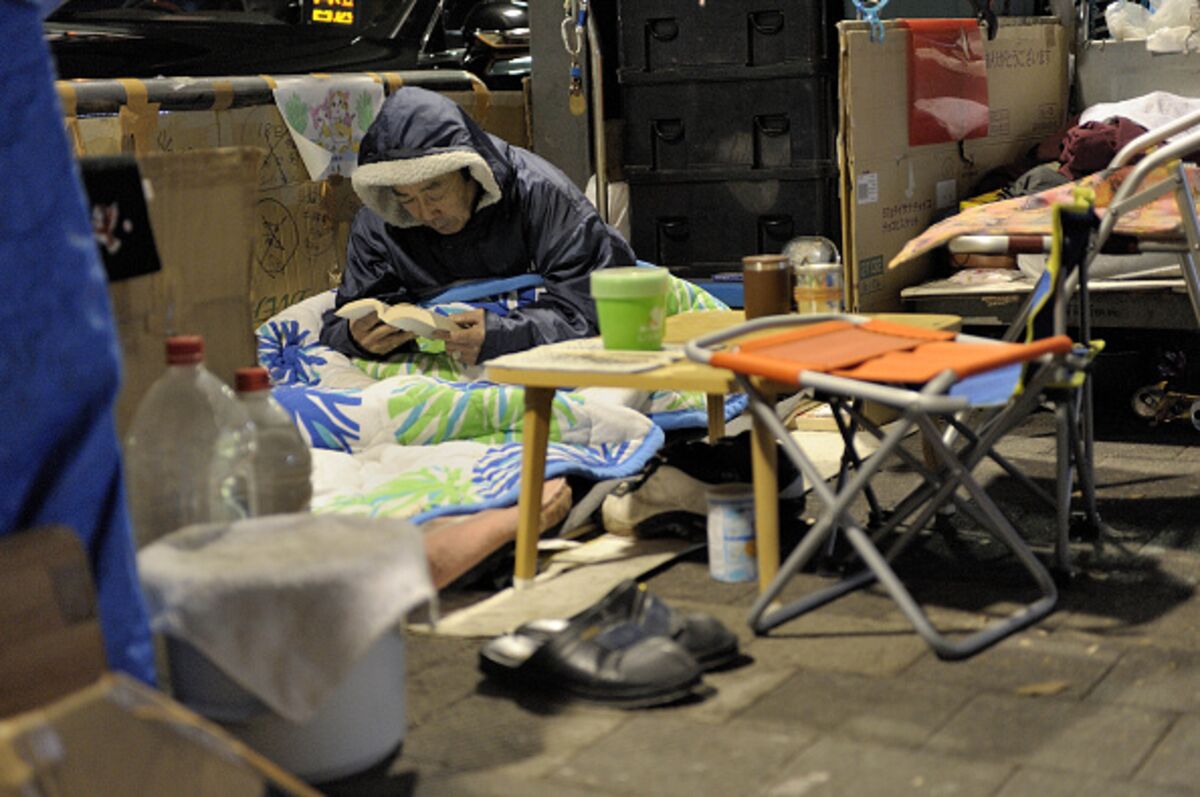 Japan's Growing Poverty Defies Glib Explanations Bloomberg View