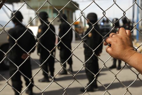 Mexico Drug War Has Home Builders Cashing In on Private Prisons