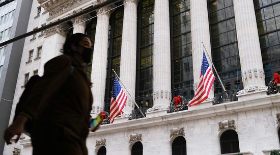 relates to Student Loan Borrowers Turn to Investing