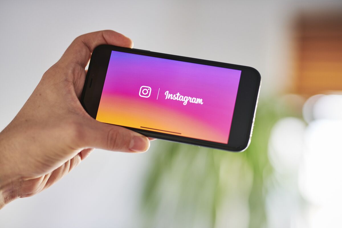 Instagram to Give Users Option to See Most Recent Posts First - Bloomberg