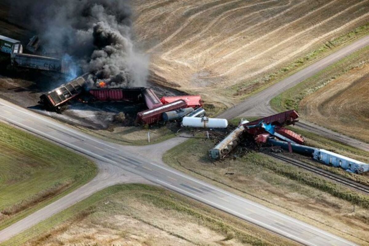 Lot worse. Riski Train. Teen Wreck. Train CN derailment. Photos of evacuating Oscar Trains.