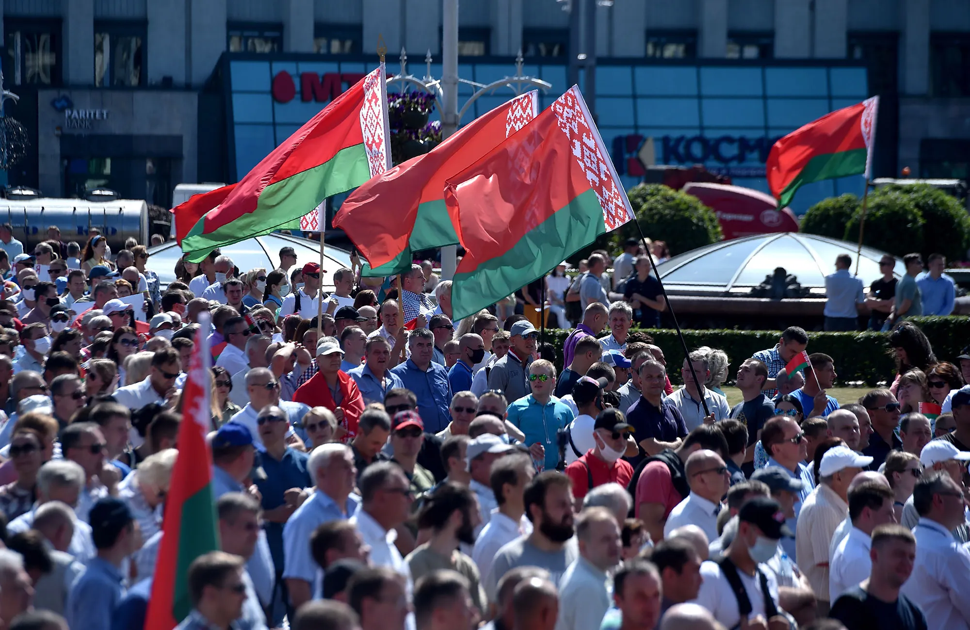 Swelling protests turn peaceful.