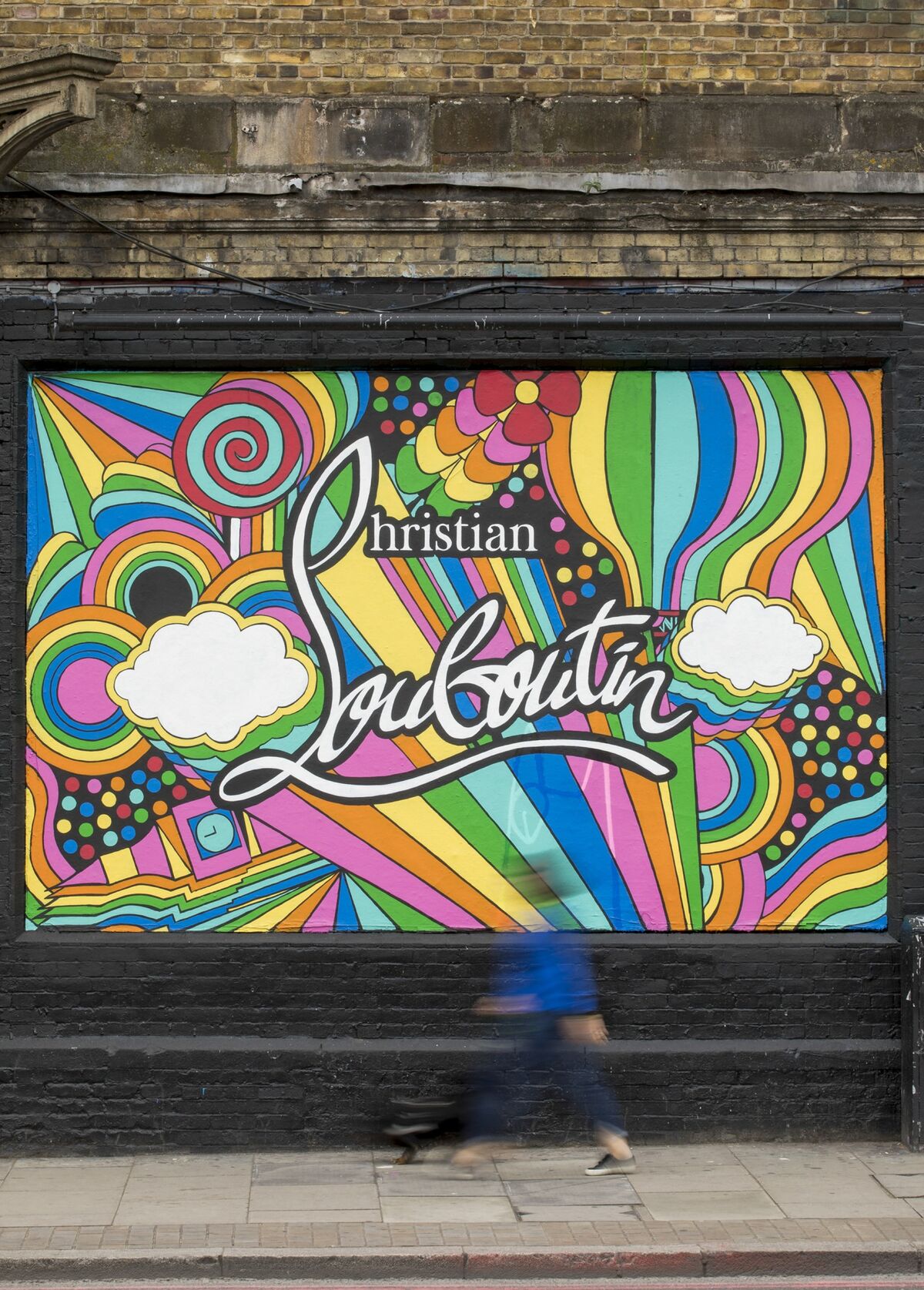 Luxury Brands Gucci Louboutin Graffiti Ads Take Over Street Art  Bloomberg