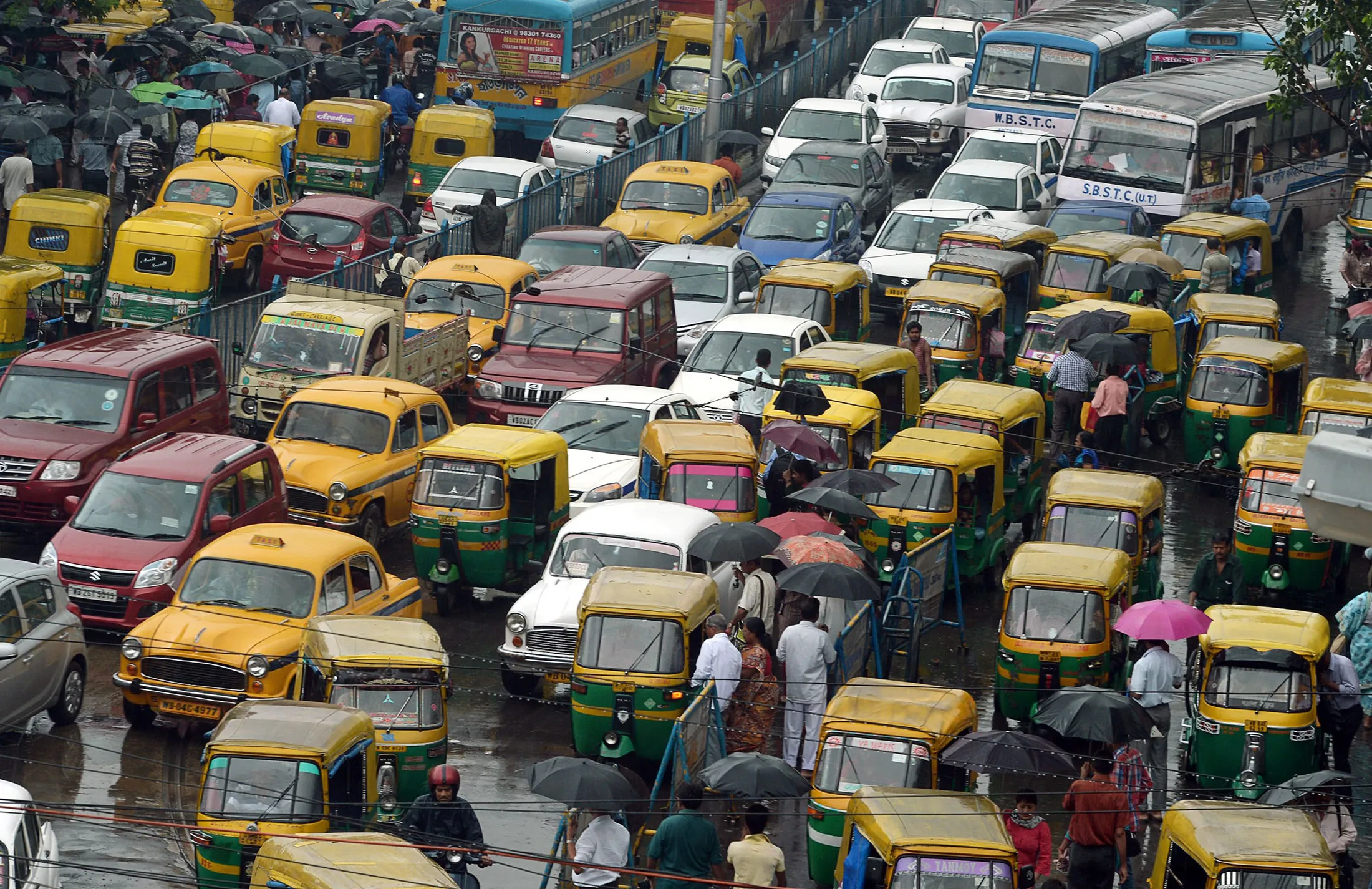 INDIA-INFRASTRUCTURE-TRAFFIC