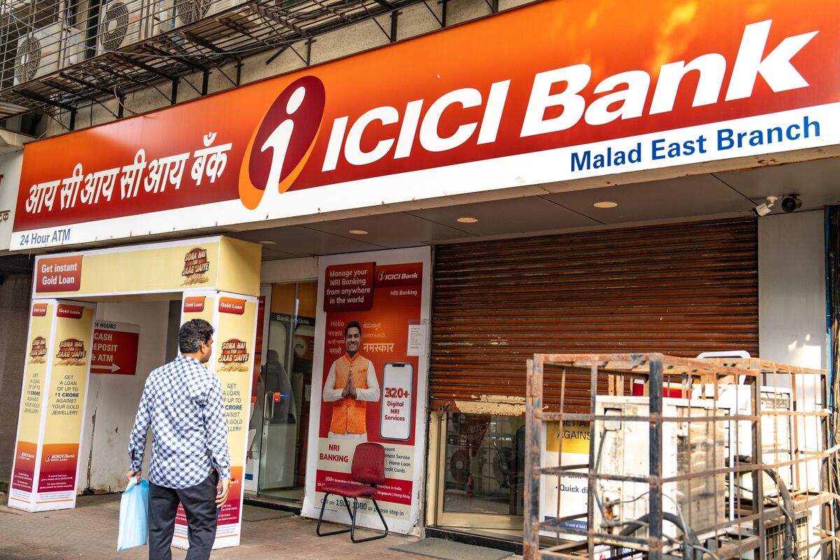 HDFC Bank’s Nifty Crown Under Threat From ICICI Bank After CEO Exit