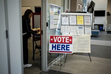 Early Voting As Virginia Democrats Seek To Redraw House Maps In 2026 Midterm Push