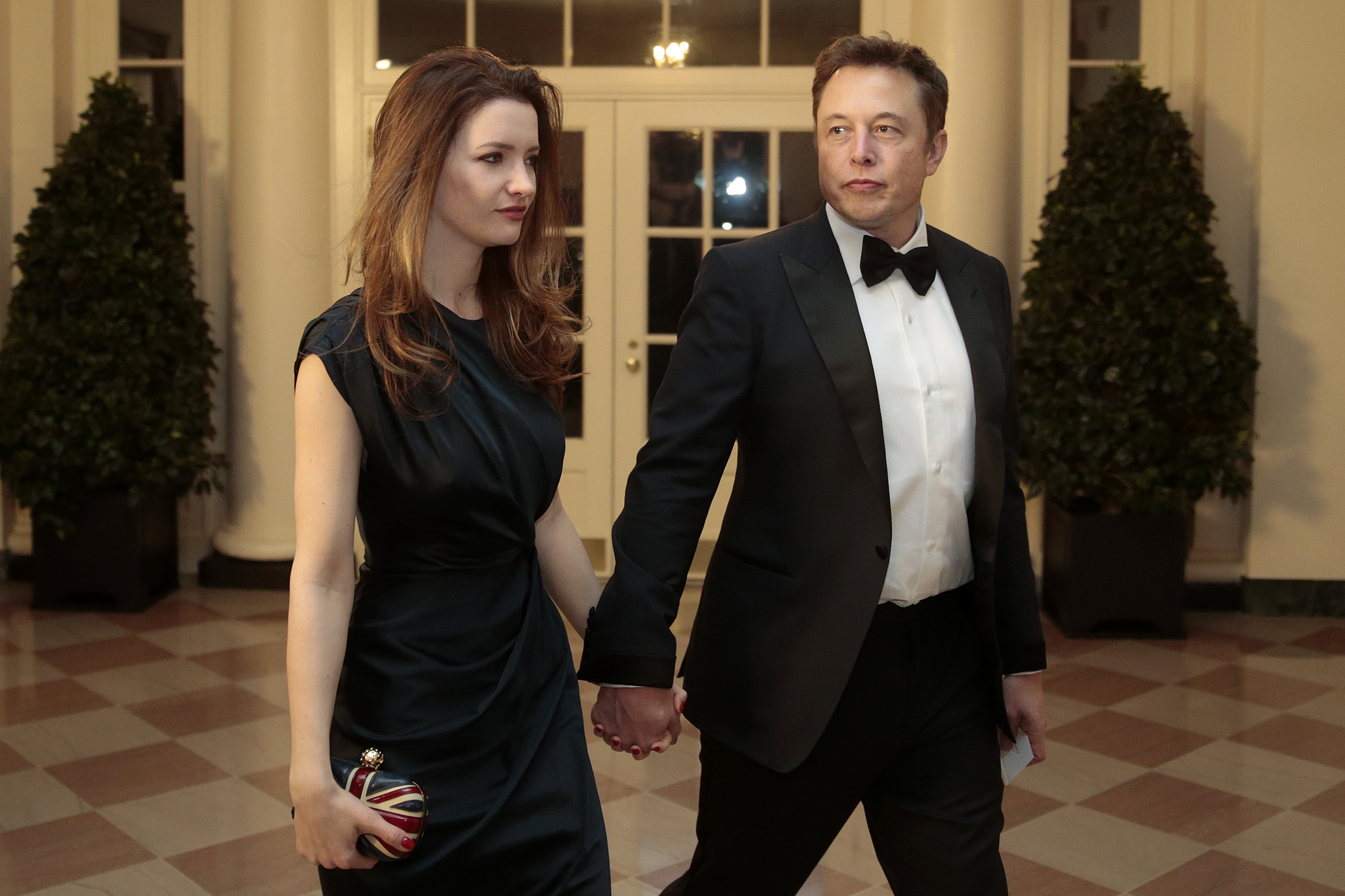 Elon Musk's Wife Files to Divorce Billionaire - Bloomberg