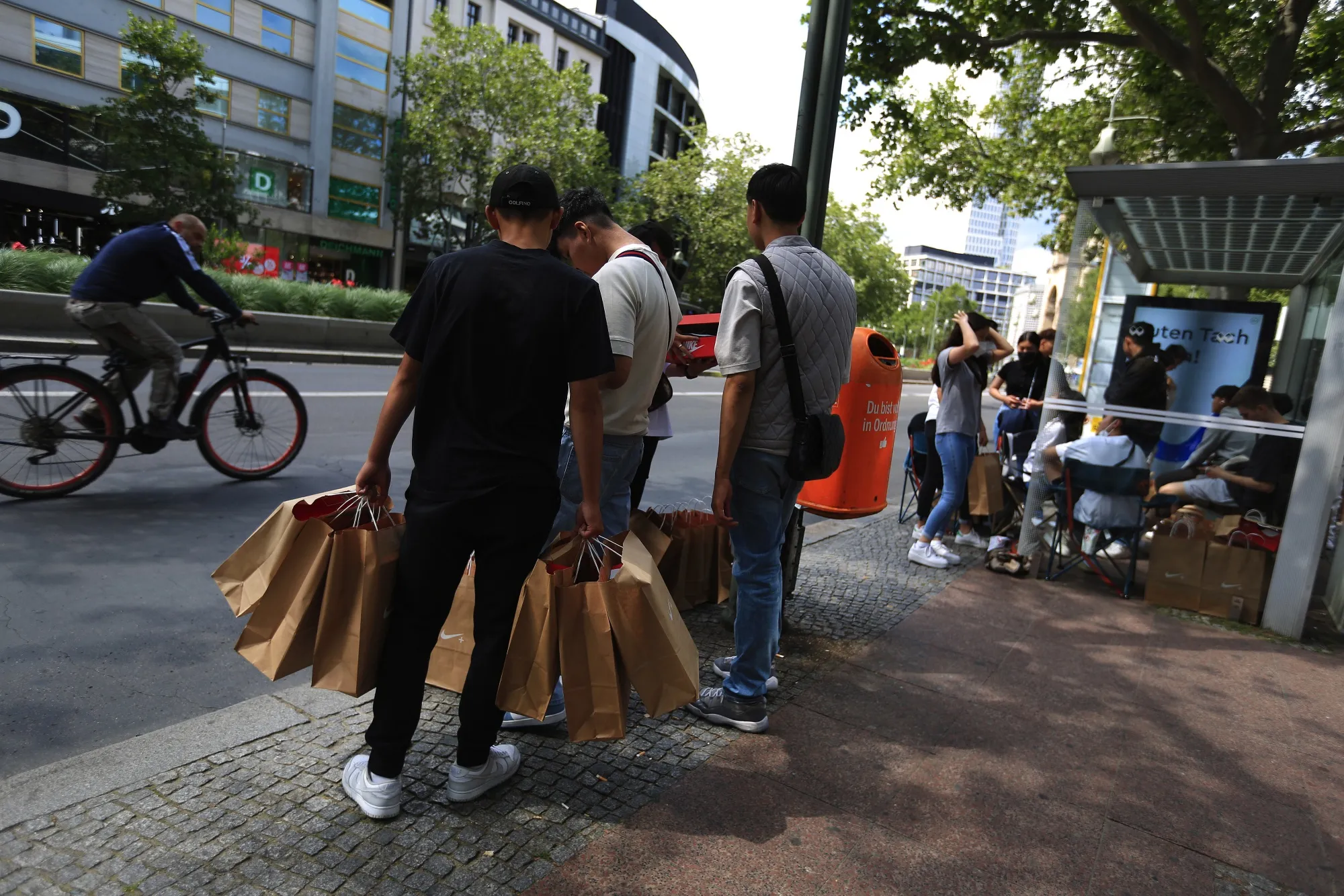 Retail and Construction Ahead of German GDP Figures 