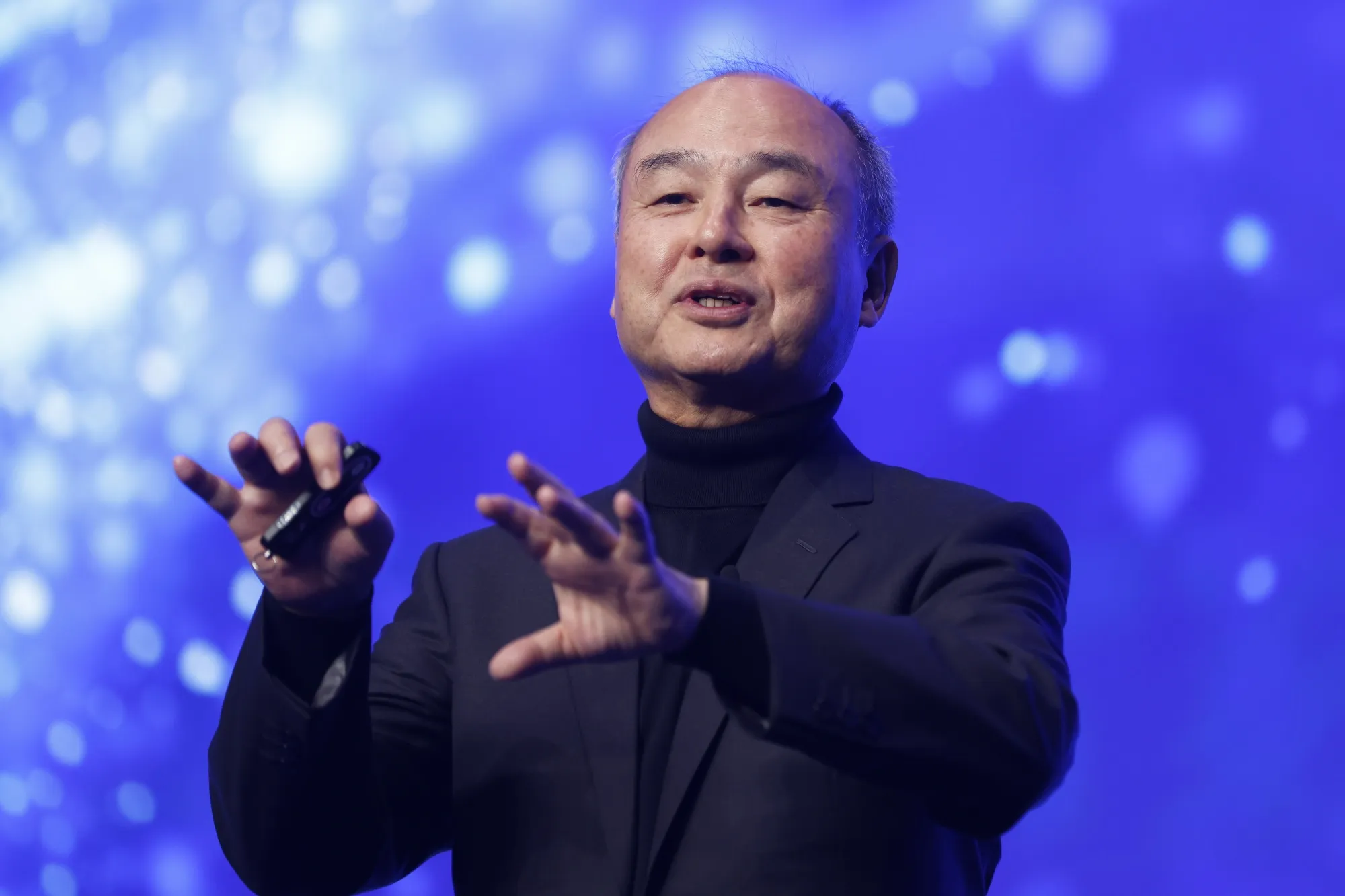 ソフトバンクG孫氏の資産、約5.7兆円と過去最高に－AIブームで復活 - Bloomberg