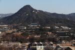 The Blue House complex sits in the northern part of Seoul in the Jongno district.&nbsp;
