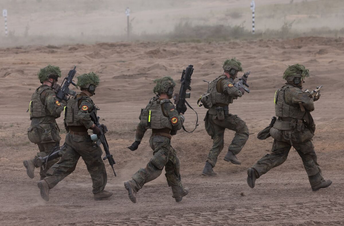 🟪"La NATO chiede alla Germania un impegno di 40.000 soldati per rafforzare la difesa contro la Russia"