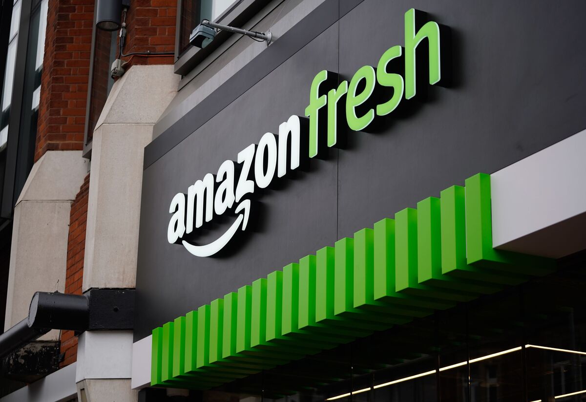 top Fresh exec says store reopenings part of grocery revamp