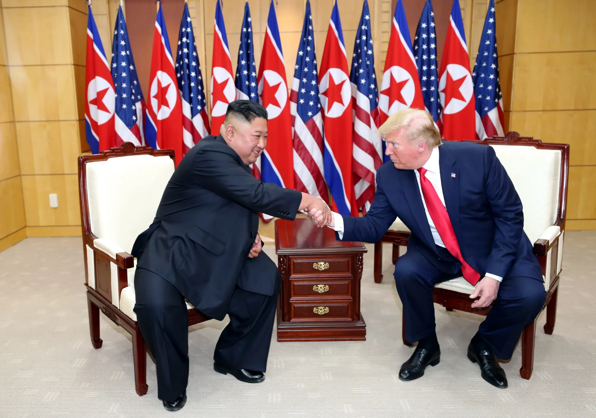 金正恩氏、トランプ氏との会談示唆－米の非核化要求取り下げが条件