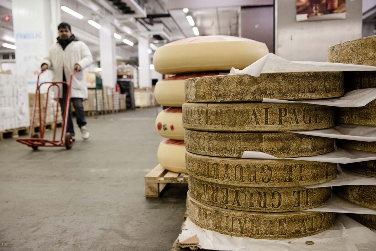 China Sets Duties Up to 12% on EU Dairy, Below Preliminary Rates