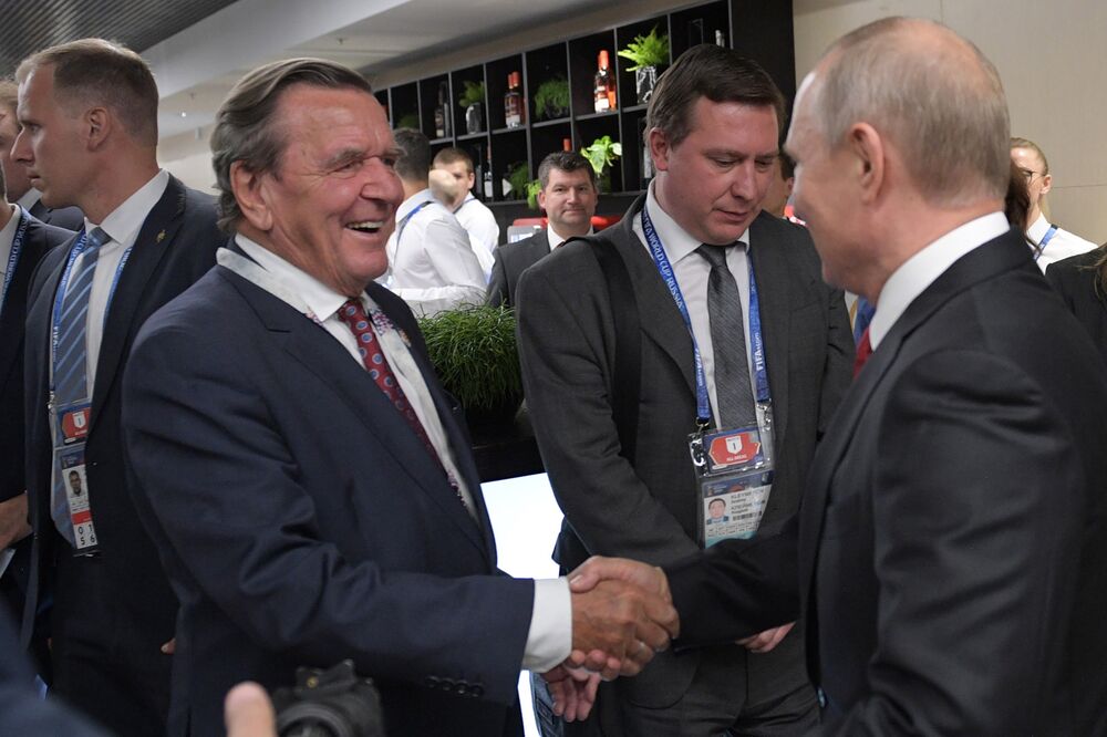 Gerhard Schroeder with Vladimir Putin in 2018.