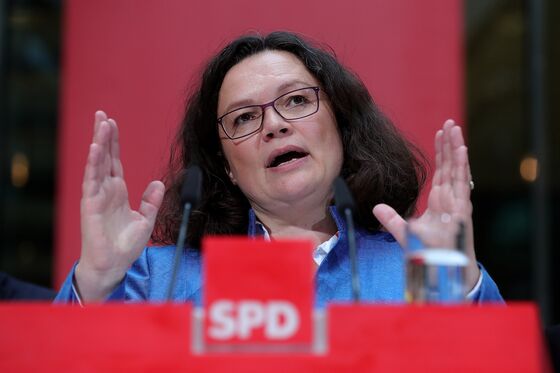 German SPD Leader Seeks to Stifle Chancellor-Candidate Debate