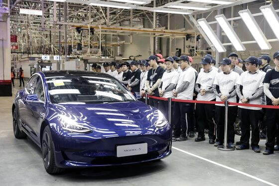 Tesla Cuts the Starting Price for Model 3 by 9% in China