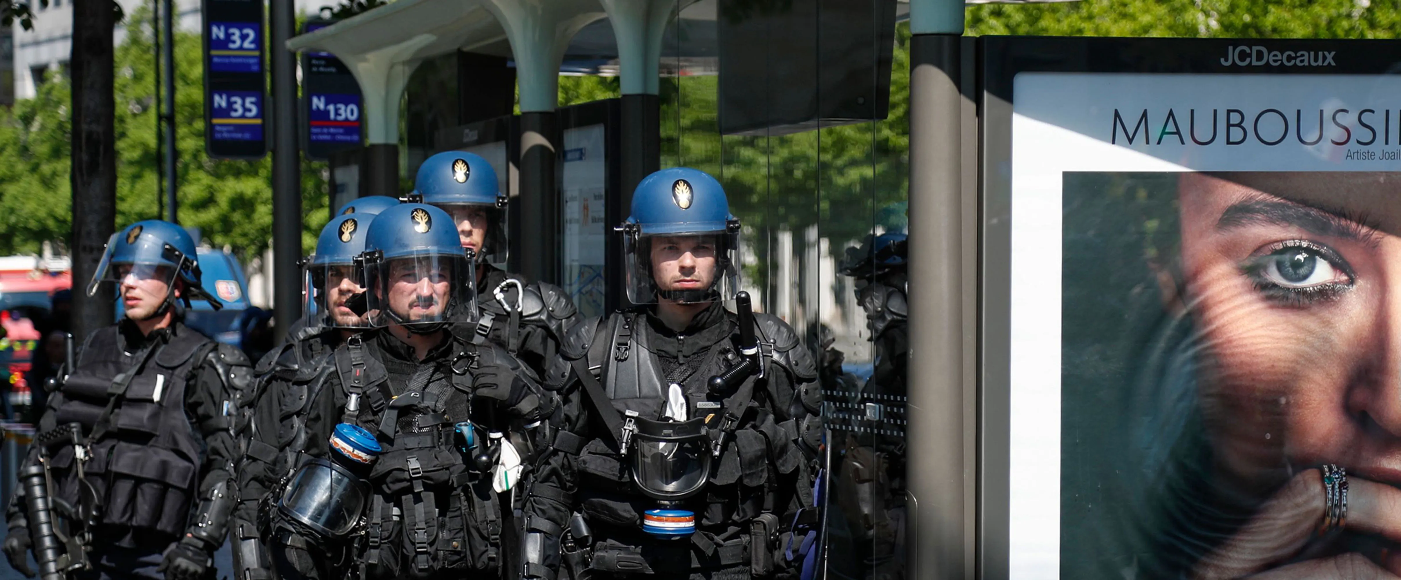 French anti-riot gendarmes stand during an anti-government demonstration called by the 'Yellow Vests' (gilets jaunes) movement, on April 20, 2019 in Paris. (Photo by Zakaria ABDELKAFI / AFP) (Photo credit should read ZAKARIA ABDELKAFI/AFP/Getty Images)