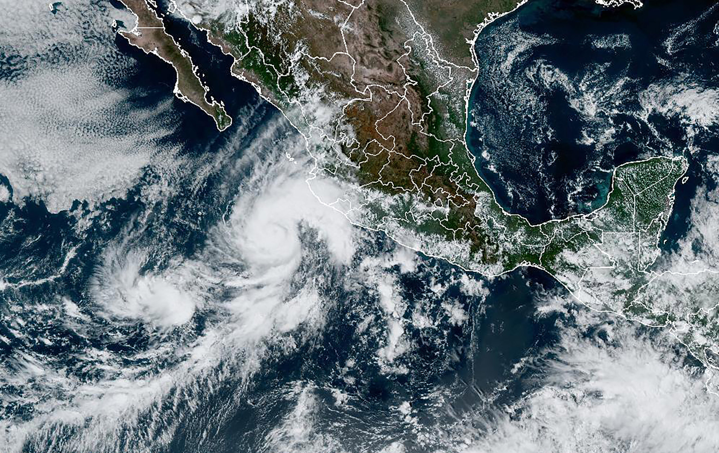 Hurricane Orlene Strengthens Some Off Mexico's Pacific Coast Bloomberg