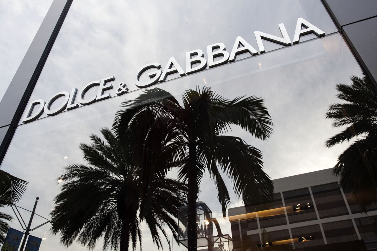 Dolce & Gabbana Metaverse Fashion Offering Leaves Shopper Fuming