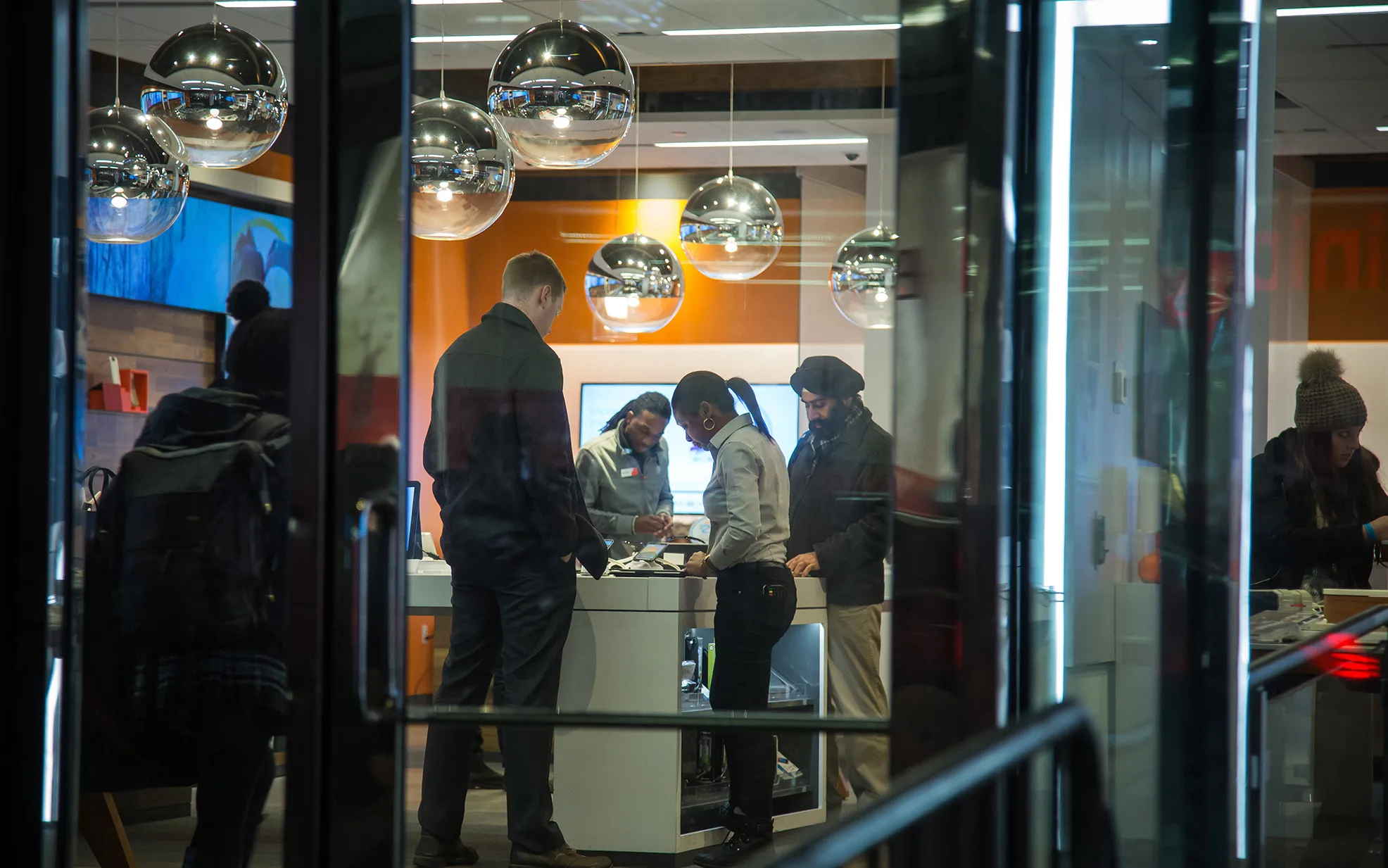 AT&T Profit Meets Estimates Even as Subscriber Growth Slows - Bloomberg
