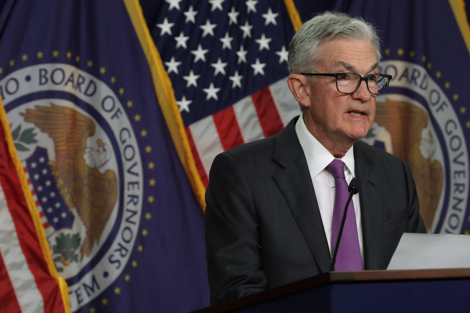 Jay Powell’s a banker, not a pilot.