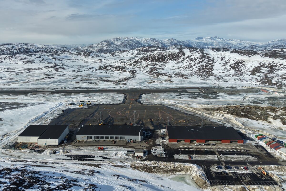 Greenland Opens New Airport to Grow Tourism Amid Trump Pressure