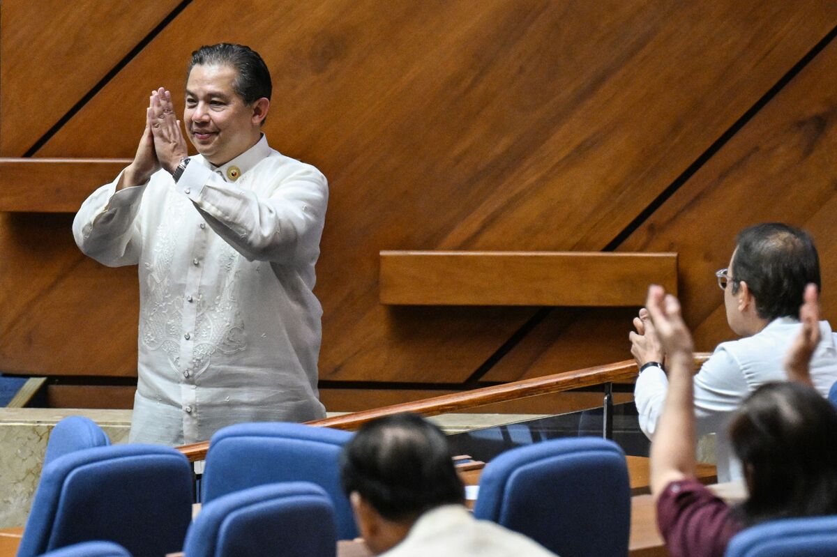 Marcos Cousin to Step Down as Philippines’ Congress Speaker